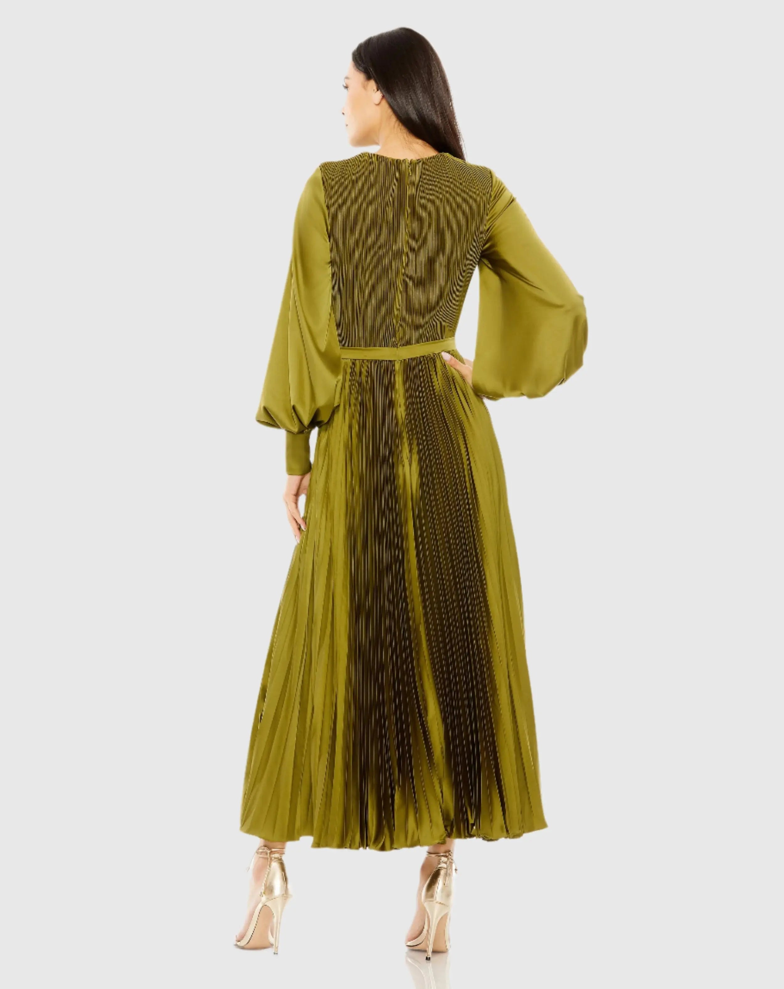 Green Long Sleeve High Neck Heat Pleated Dress
